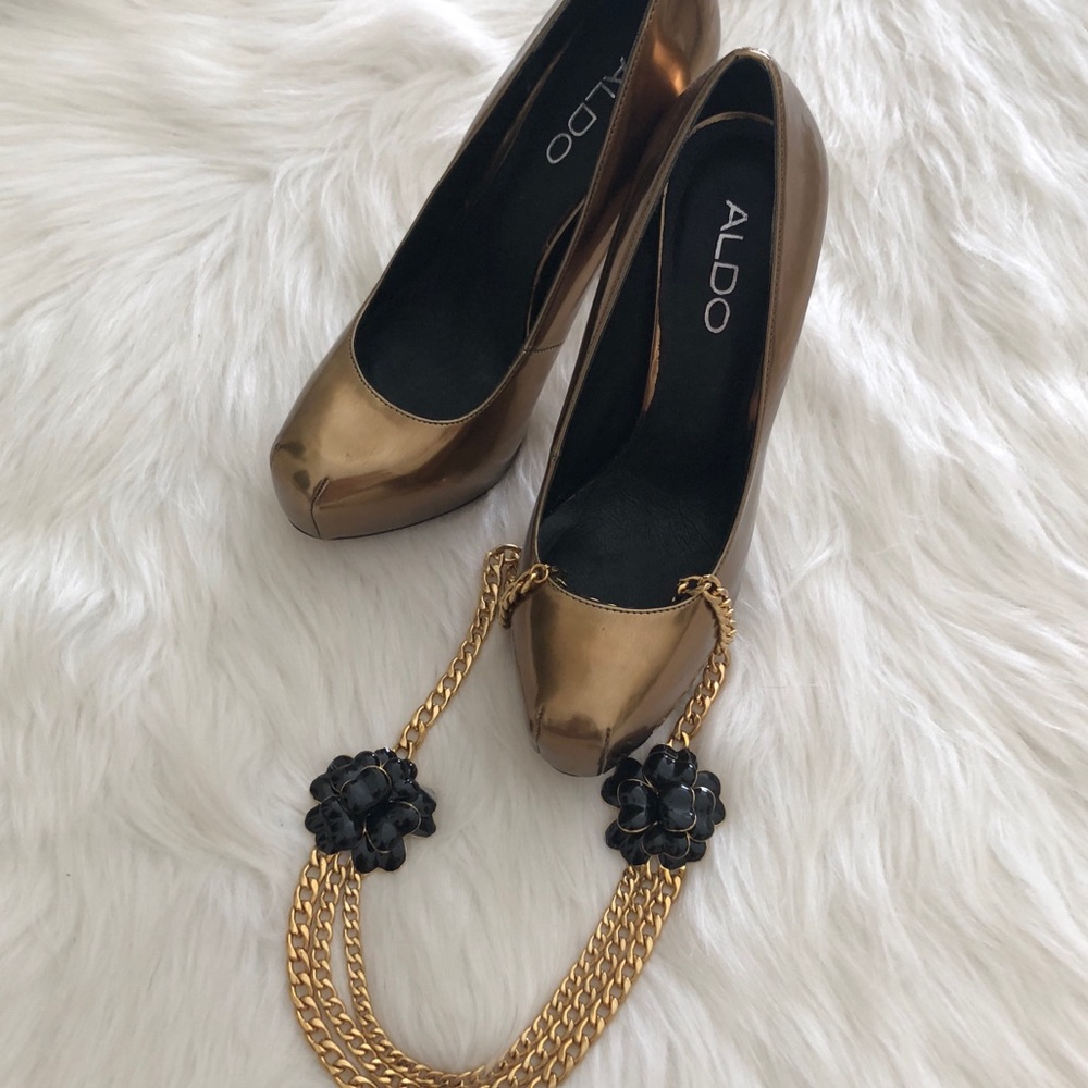 Beautiful bronze-gold pumps! Sleek & shiny, size 5 - Picture 3 of 6